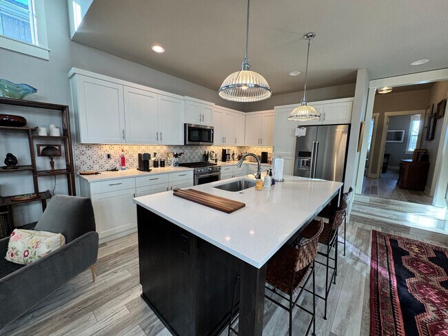 Building Photo - FOR RENT - Furnished 3 bed, 2 bath NorthWest Crossing Modern Townhome