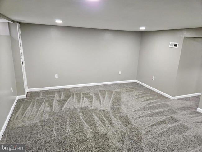 Building Photo - 1285 Cedarcroft Rd