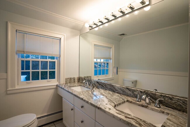 Building Photo - Entire House on 1 Acre of Land! - 8 Bedroom