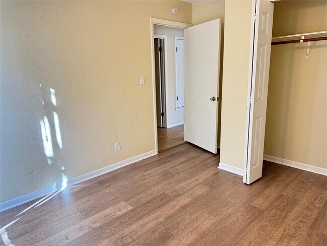 Building Photo - 223 Stowaway Cove