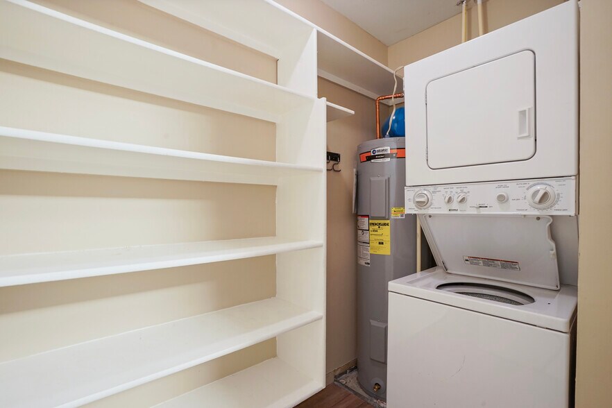 Building Photo - 7503 Ashby Ln