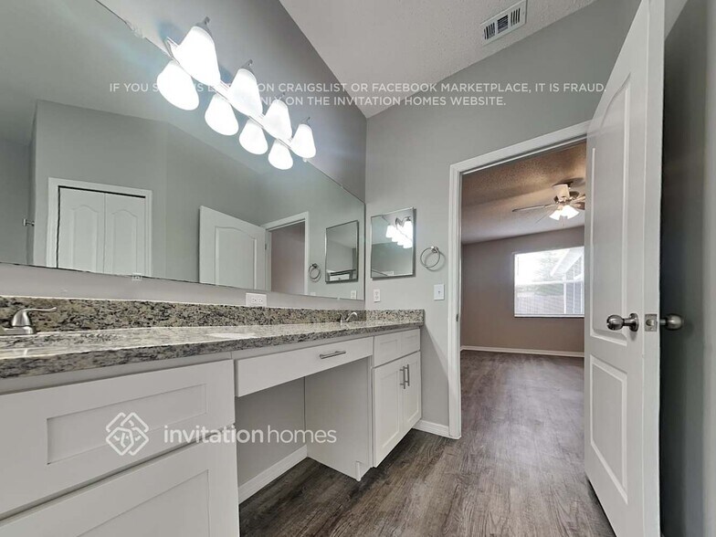 Building Photo - 10332 Goldenbrook Way