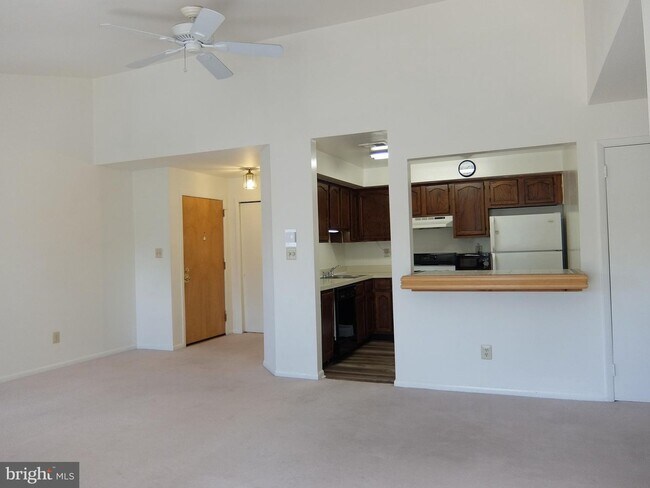 Building Photo - 309 Trinity Ct