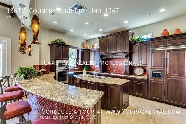 Building Photo - 1367 S Country Club Dr