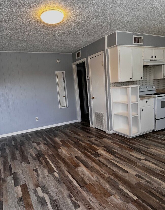 Building Photo - 1507 Bundrant Dr