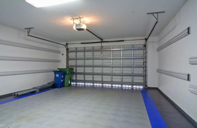 Building Photo - 2002 Schooner Ln