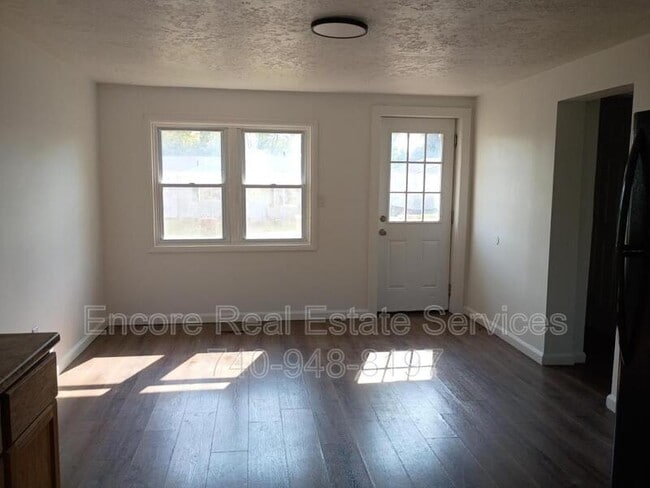 Building Photo - 472 New Haven Ave