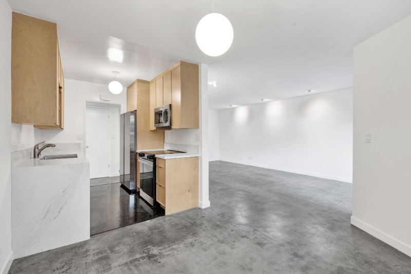 Building Photo - 7767 Hollywood Blvd