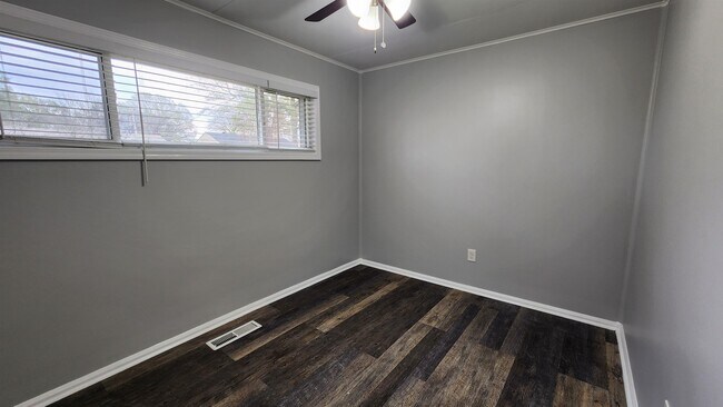 Building Photo - 395 Mineral Rd