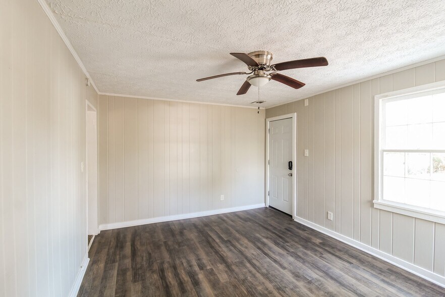 Building Photo - 120 Garland Terrace