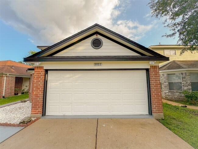 Building Photo - 18323 River Sage Dr