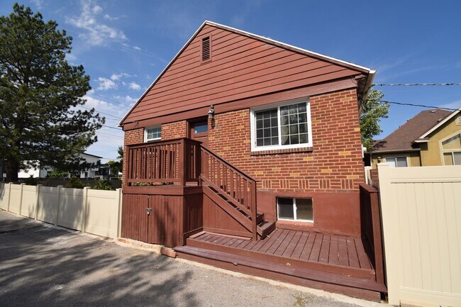 Building Photo - Amazing Home in Millcreek with Backyard Oasis!