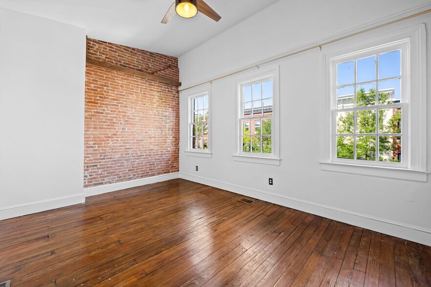 Building Photo - 1427 Bolton St
