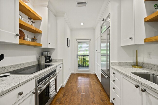 Building Photo - 13230 Polo Club Rd