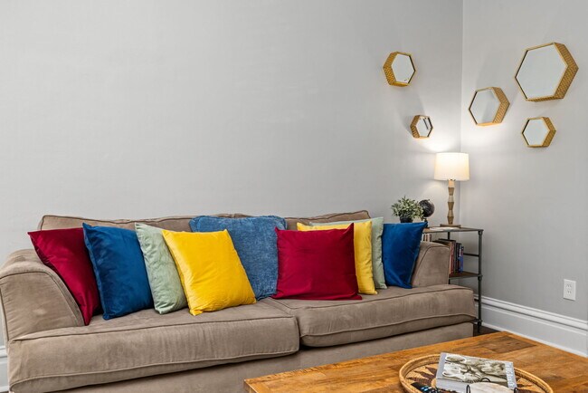 Building Photo - 2819 Shenandoah Ave