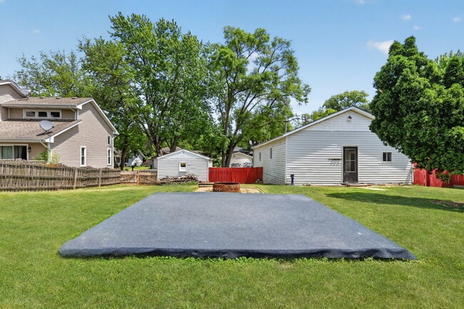 Building Photo - 241 S Highland Dr