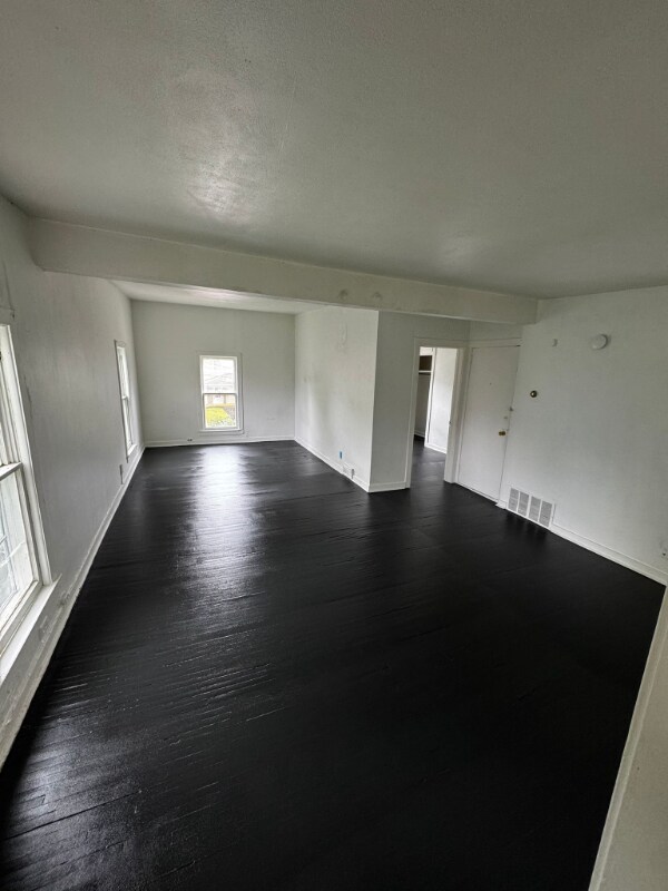 Primary Photo - 13 Walker Pl