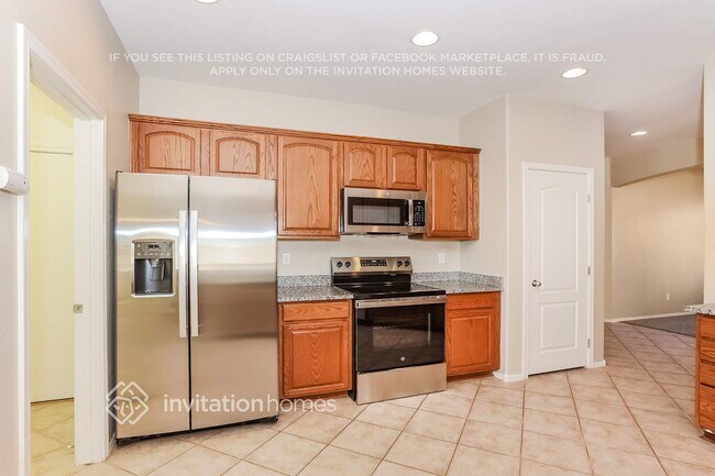 Building Photo - 17682 W Cavedale Dr