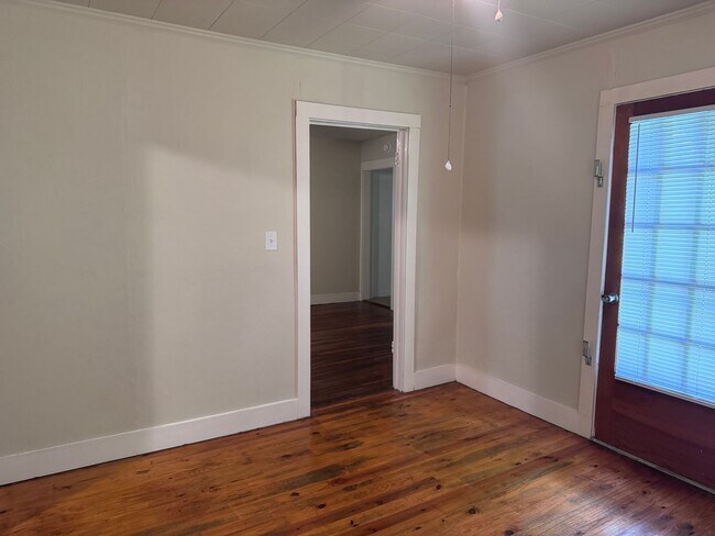 Building Photo - Country Living on 2 Acres! Palmyra Area. 2 Bed/1 Bath and a office.