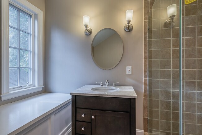 Building Photo - 1876 Crump Ave