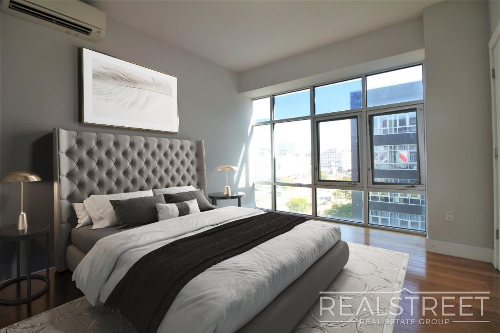 Building Photo - LUXURY 3 BR 2 Bath in Queens!