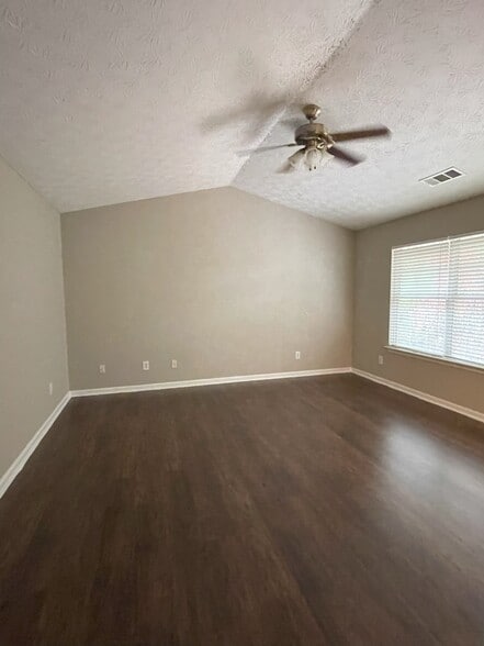 Building Photo - 3790 Oak Park Dr