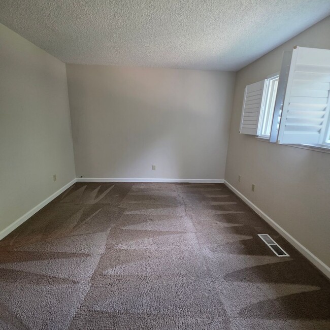 Building Photo - 4BD/2.5BA Single Story, Court Location on Walnut Creek Border