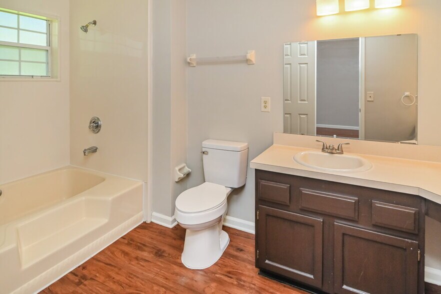 Building Photo - 4359 Hollygate Dr