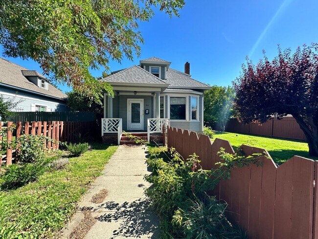 Building Photo - Remodeled Downtown Ellensburg Home