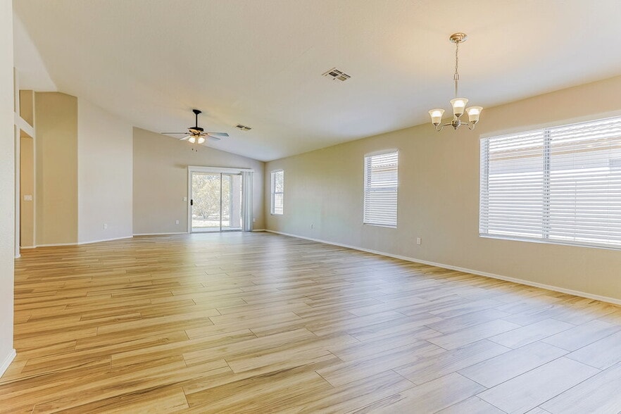 Building Photo - 510 N Danyell Dr