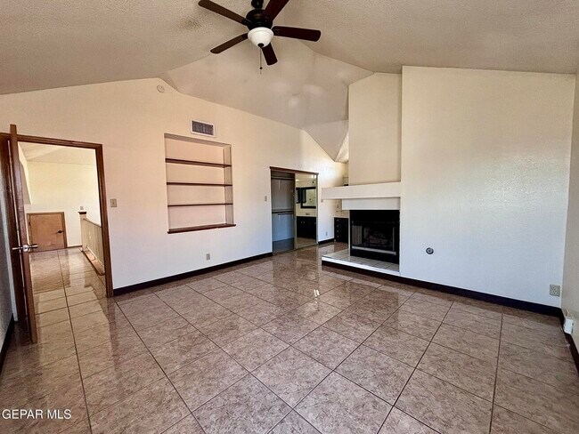 Building Photo - 1442 Sierra De Oro Dr