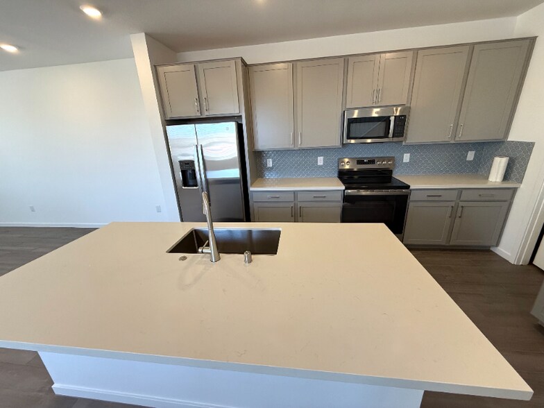 Building Photo - 1423 Song Lark Ln