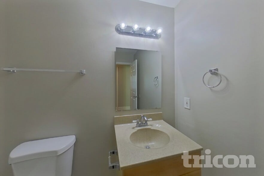 Building Photo - 554 Peregrine Ct