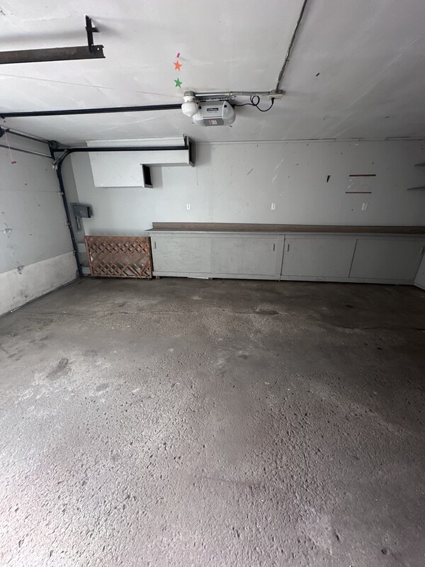 Building Photo - 21271 Priday Ave