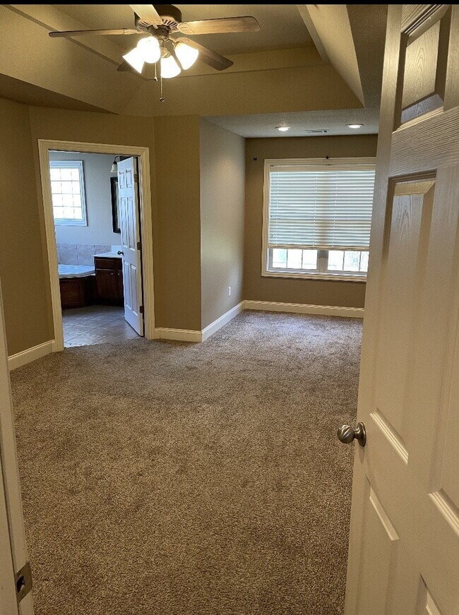 Building Photo - "Charming 3 Bedroom Home with 2 Full Baths in Jonesboro, AR - Don't Miss Out!"