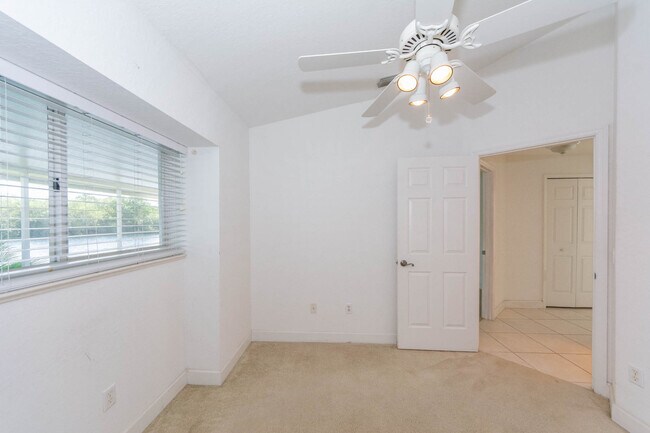 Building Photo - 1700 Aynsley Way