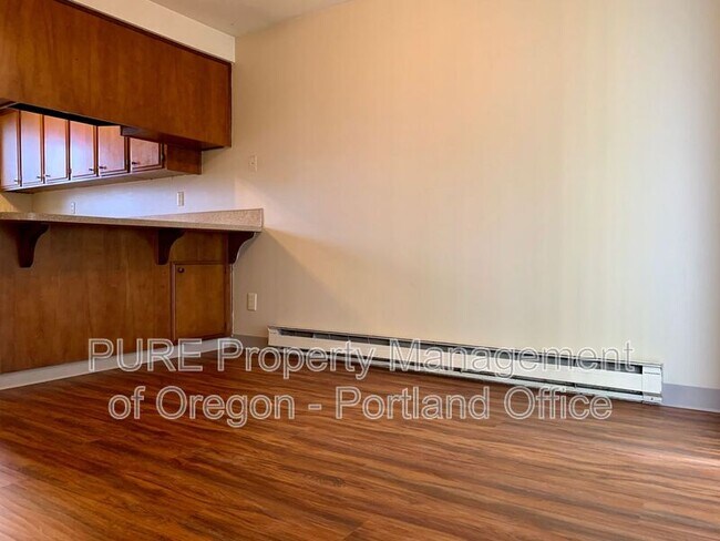 Building Photo - 2143 SW Townsend Ct