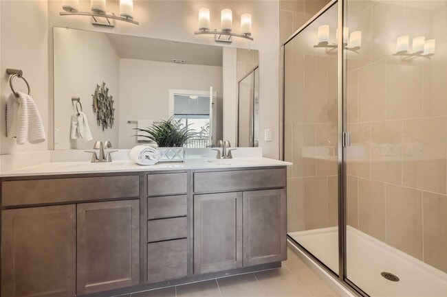 Building Photo - Stunning Multi level townhome in Mahncke Park for rent