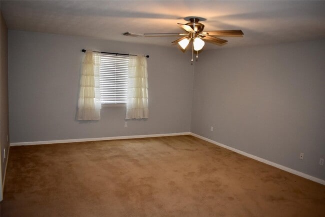 Building Photo - 21559 Kings Bend Dr