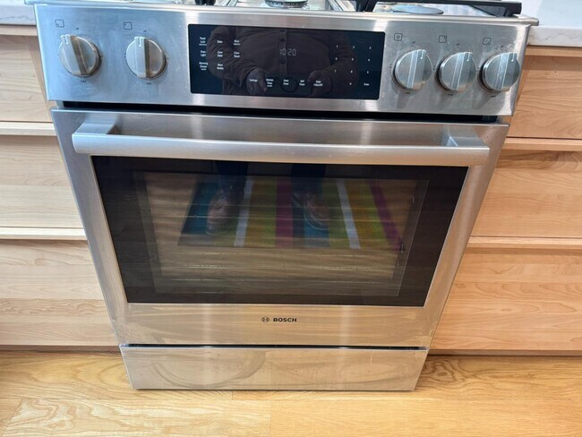 Building Photo - 1525 N Front St