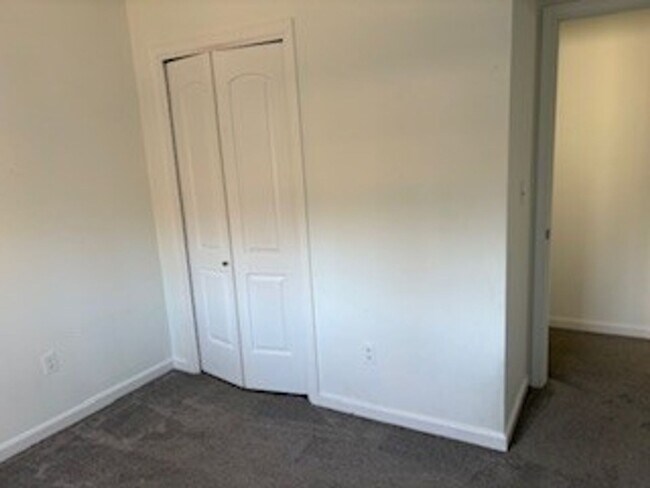 Building Photo - Large End Unit Townhome near Downtown Annapolis and Navy Stadium!