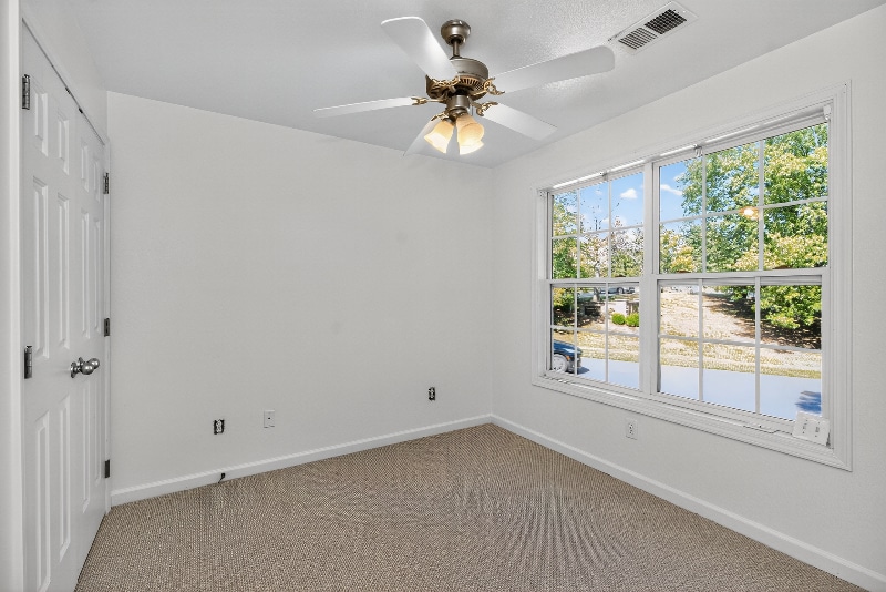 Building Photo - 858 Malabu Dr