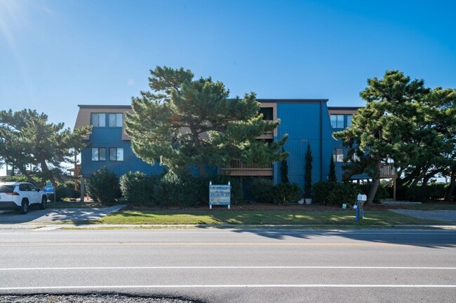 Building Photo - OCEANFRONT OFF-SEASON MONTHLY RENTAL - SECURE NOW!