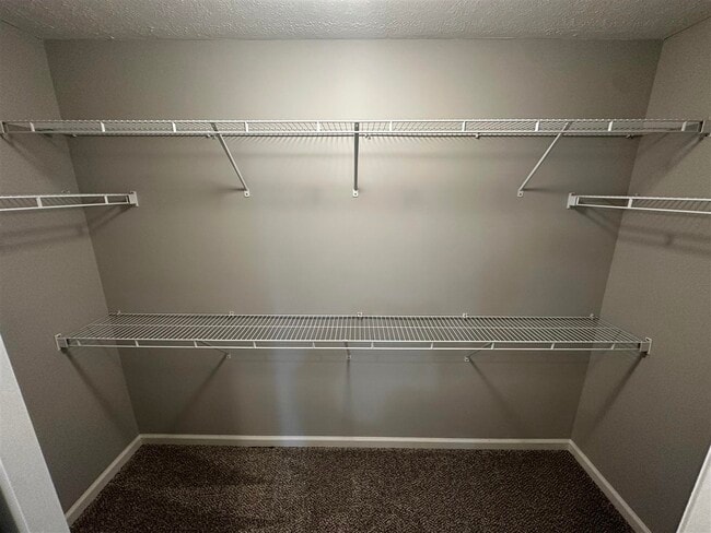 Building Photo - 484 Crossfield Way