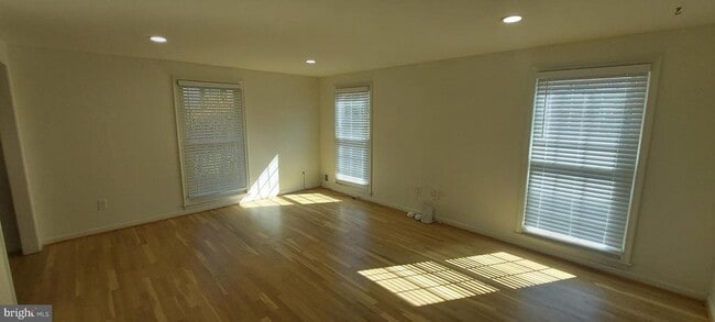 Building Photo - 19100 Annapolis Way