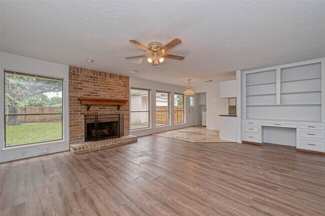 Building Photo - Pecan Ridge Drive, Sugar Land, TX 77479 - 4 BR 2 BA single-family home