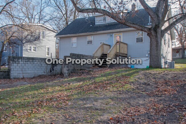 Building Photo - 1520 W 45th St
