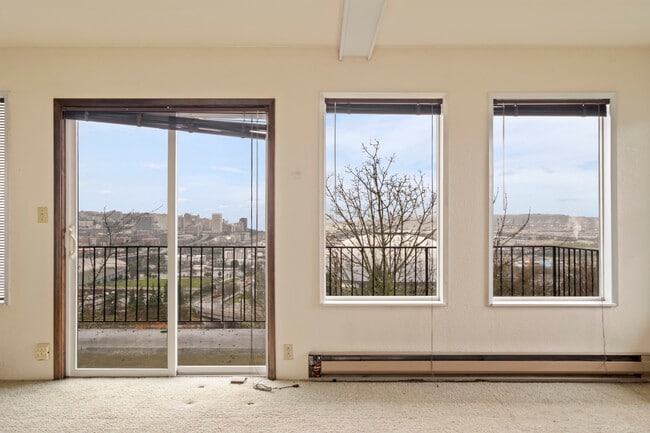 Building Photo - 414 E 32nd St