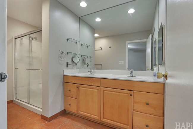 Building Photo - 1540 N Pepper Tree Dr
