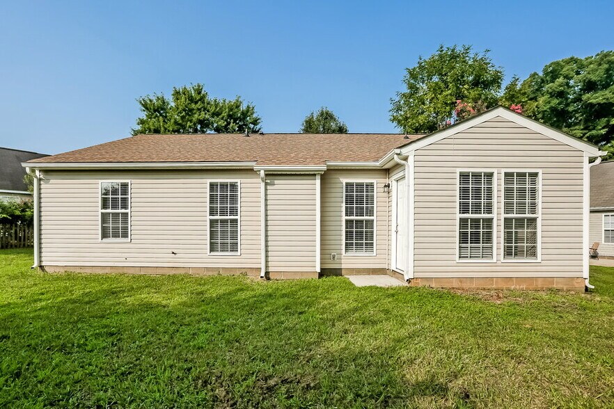 Building Photo - 1003 Salmon River Dr